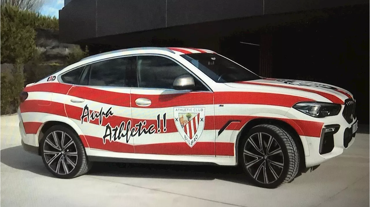 Una bilbaína tunea su coche para animar al Athletic: 'Me vine arriba'