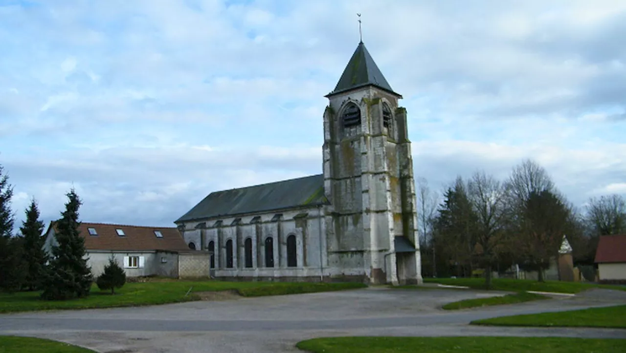 Découverte d'un trou profond près de l'église d'Yvrench