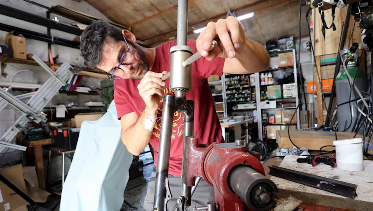 Un artisan crée des vélos uniques à Montauban