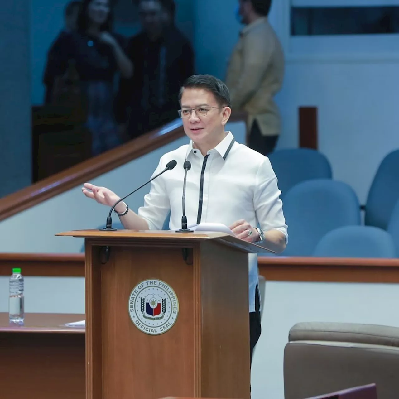 Chiz appears in Heart's IG live—happy and having his usual haircut