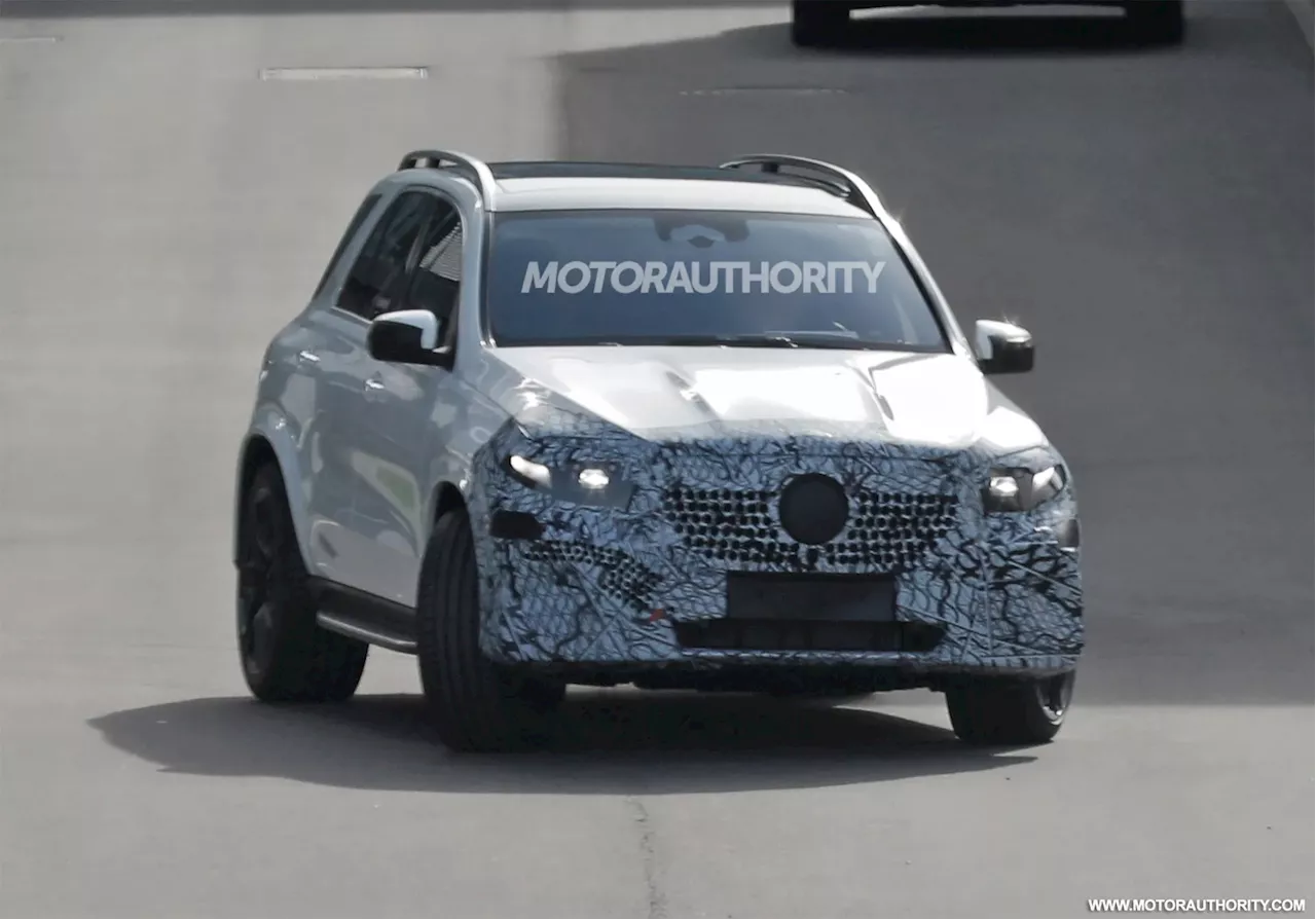 Mercedes GLE-Class Prototype Spotted Testing with New Design