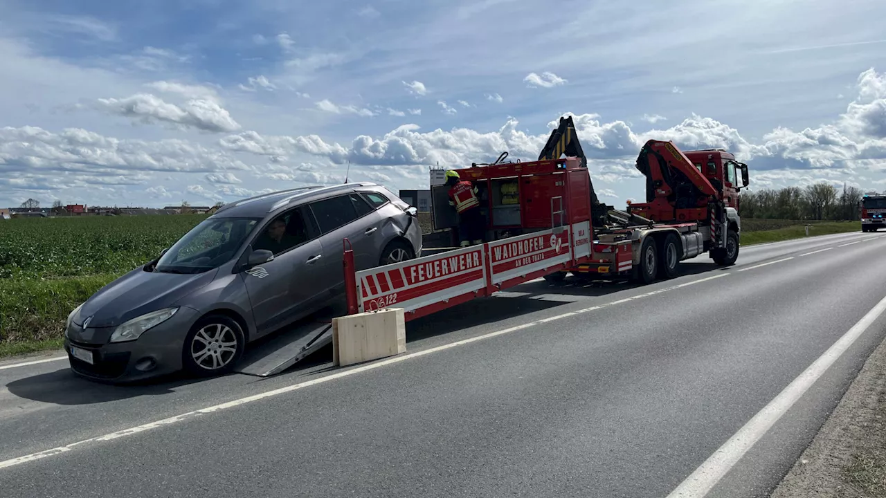 Auffahrunfall mit drei beteiligten Fahrzeugen in Waidhofen