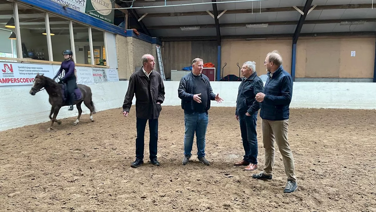 Hoe een kleine ruitersportvereniging van asbestplaten afkomt