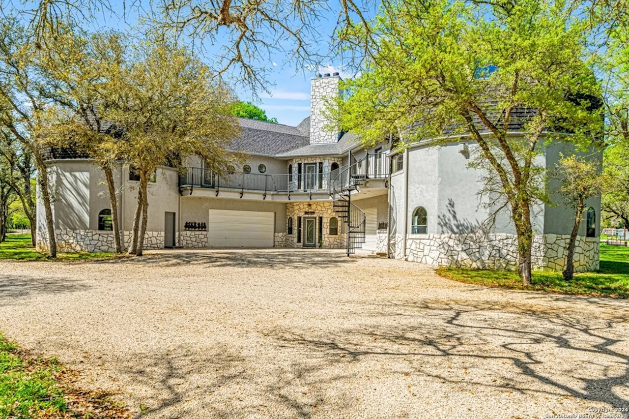 Unique Bulverde House Made of Three Geodesic Domes Hits the Market Again