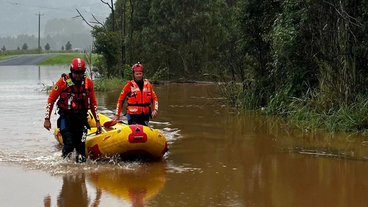 Weather assistance call-outs exceed 800 as several communities warned of isolation risk