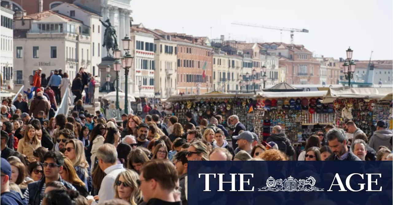 Venice to Impose Day-Tripper Fee for Entry to Historic Centre