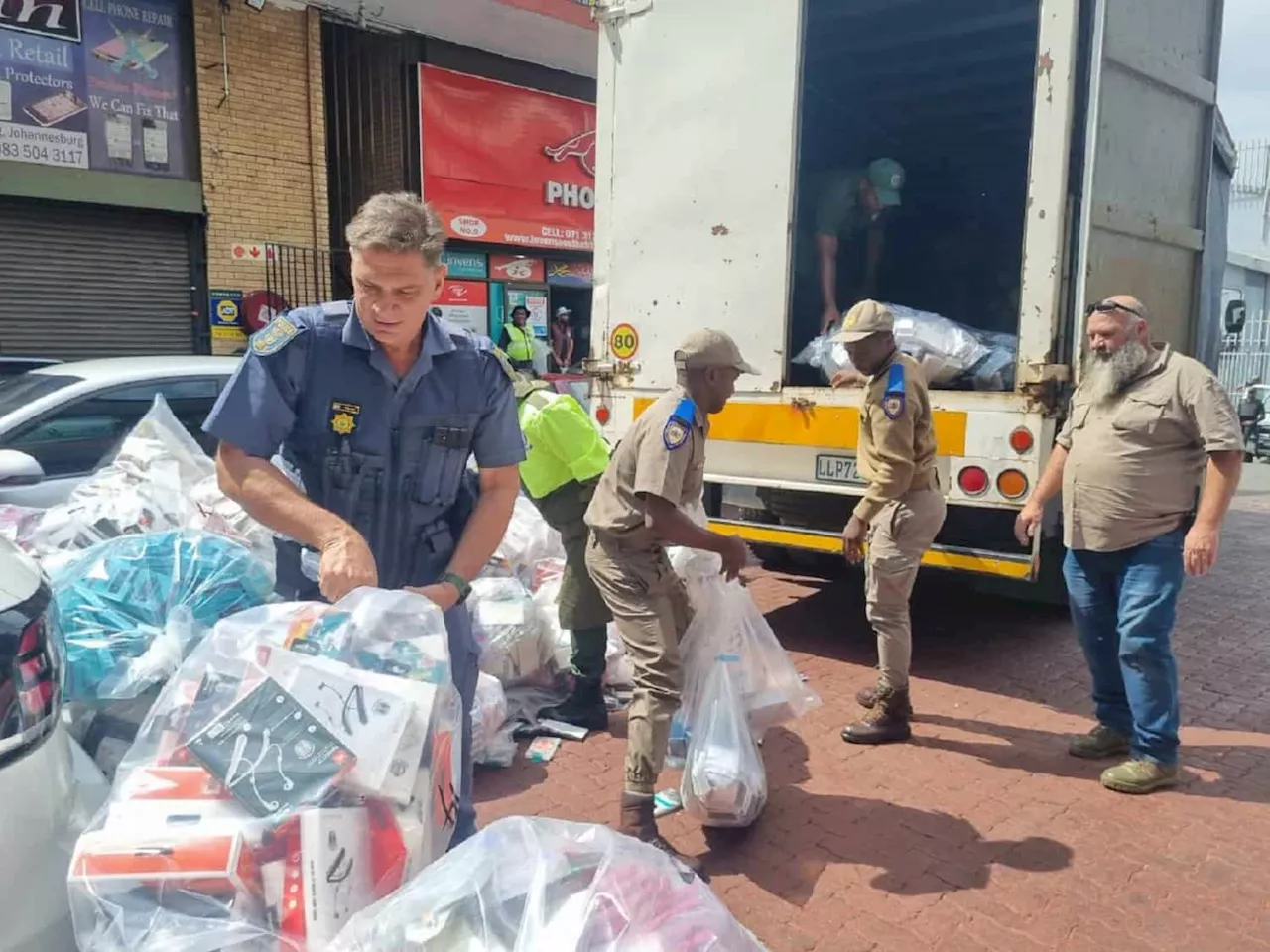 Police Seize Counterfeit Goods Worth R13m, Arrest Five Undocumented Suspects in Joburg CBD