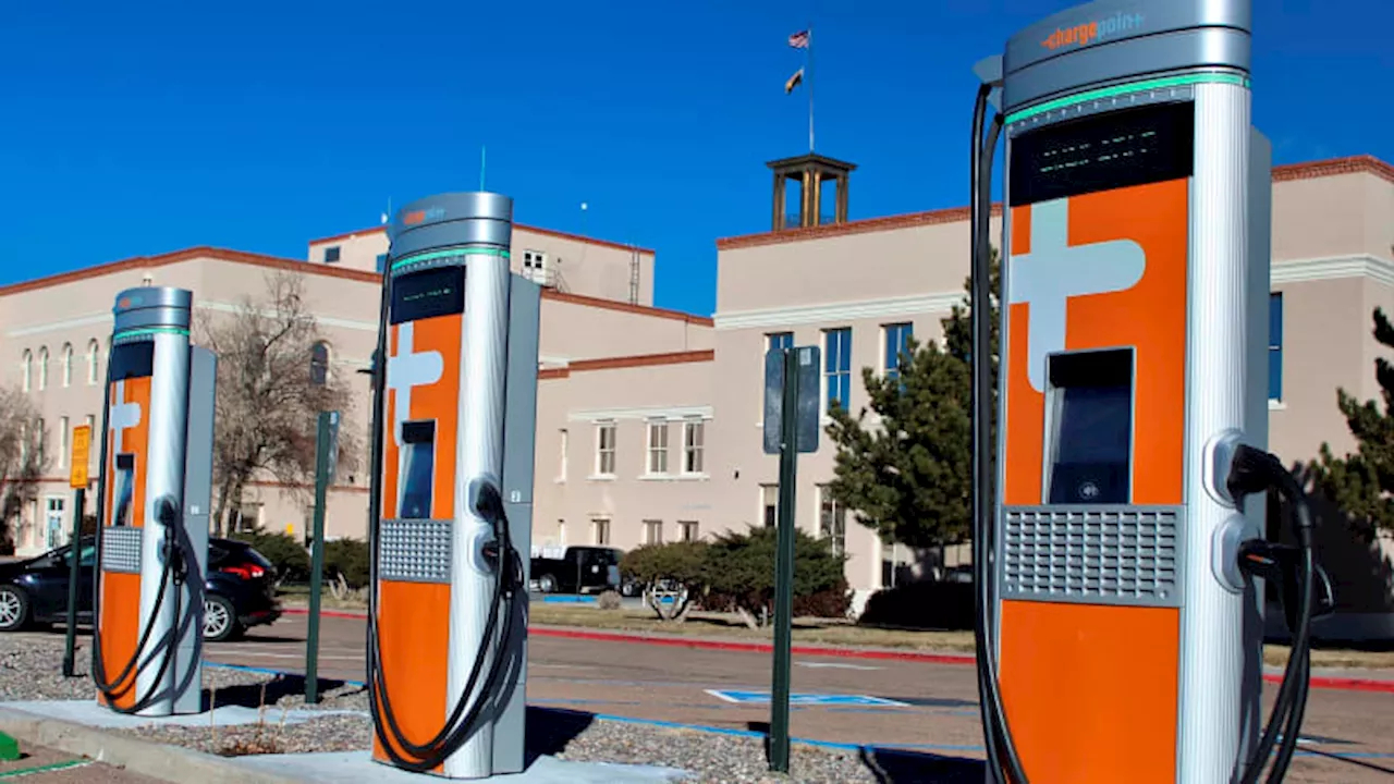 New Mexico electric vehicle mandates to remain in place as auto dealers fight the new rules