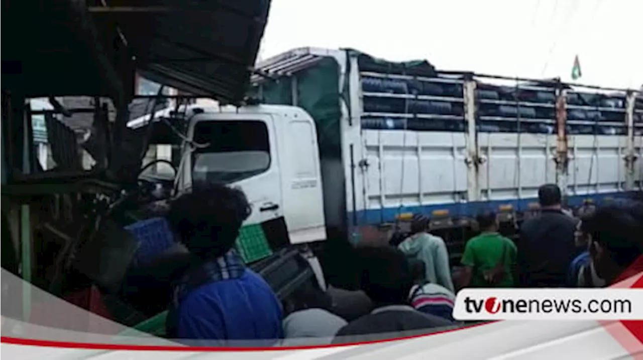 Kecelakaan Beruntun di Simpang Pasar Kertek Wonosobo