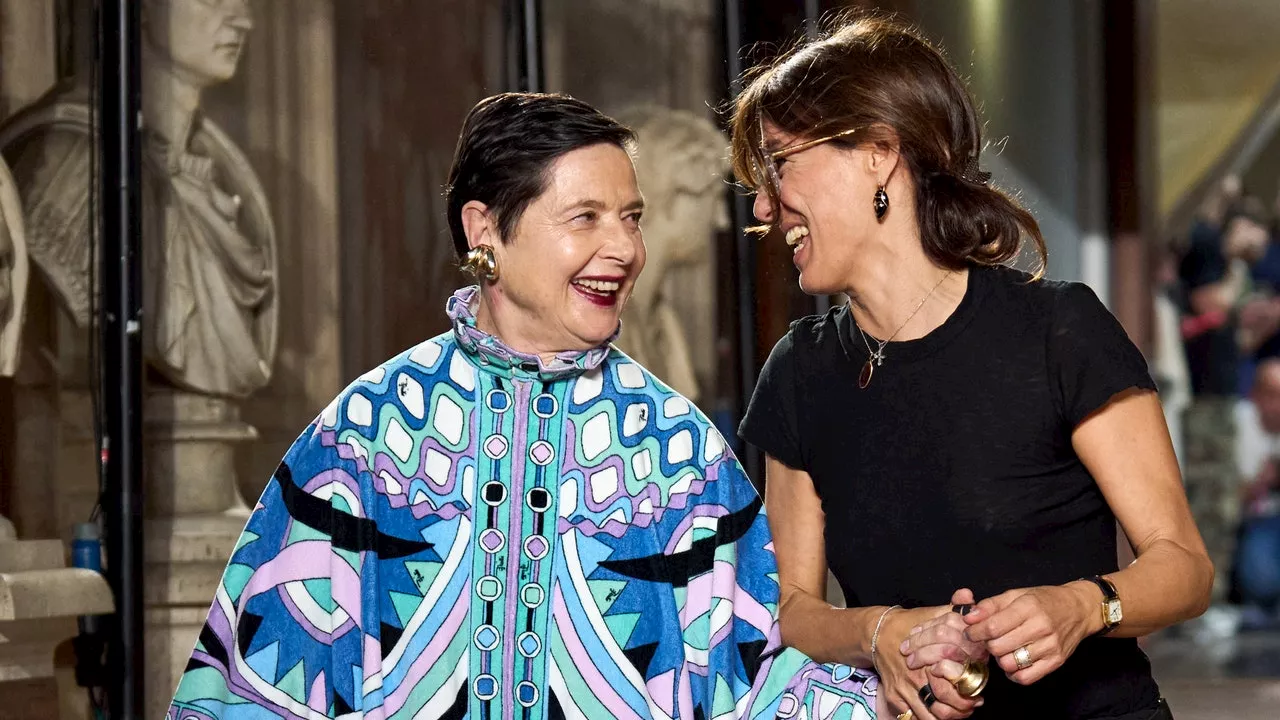 Sfilata Pucci primavera estate 2024: con Very Vivara, Isabella Rossellini torna in passerella