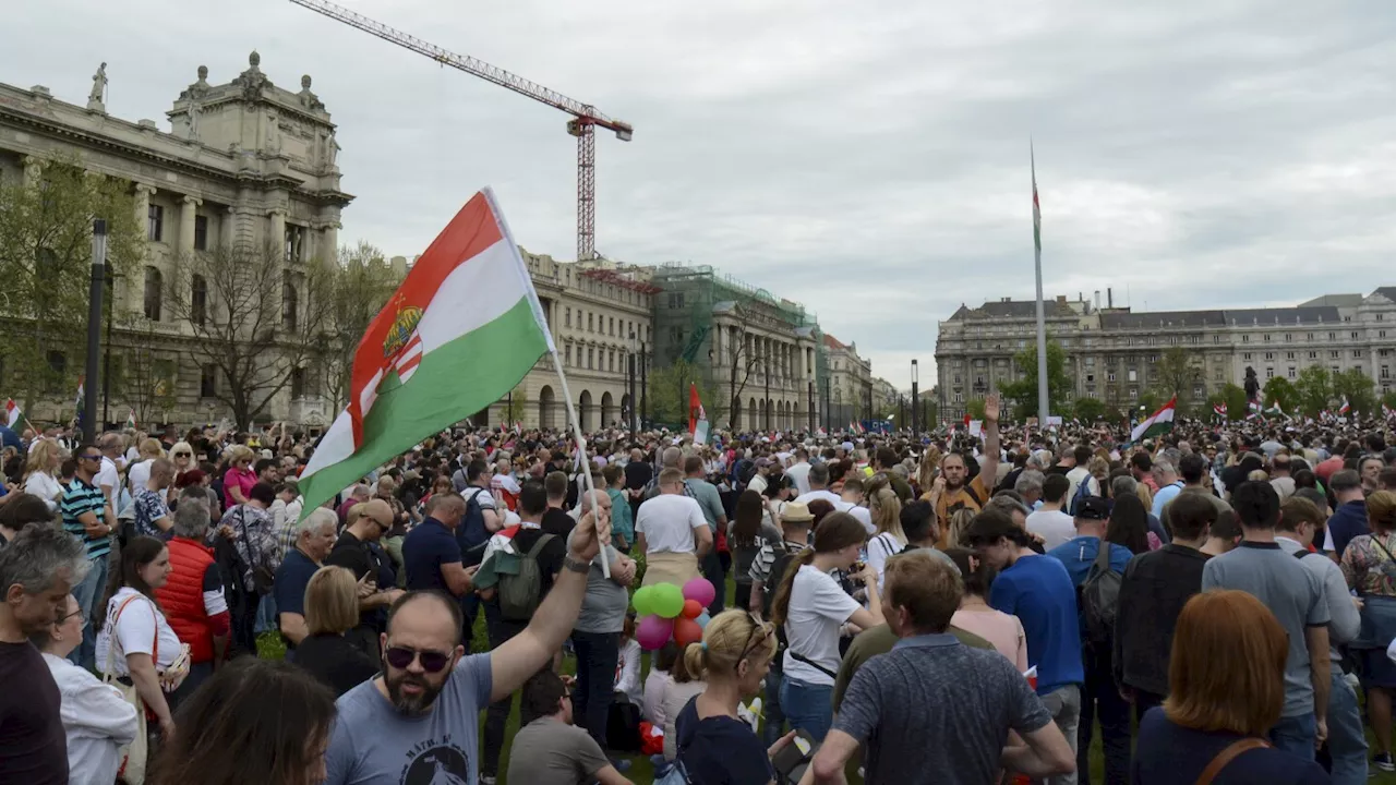 Challenger to Hungary's Orbán announces new political alternative to tens of thousands of supporters