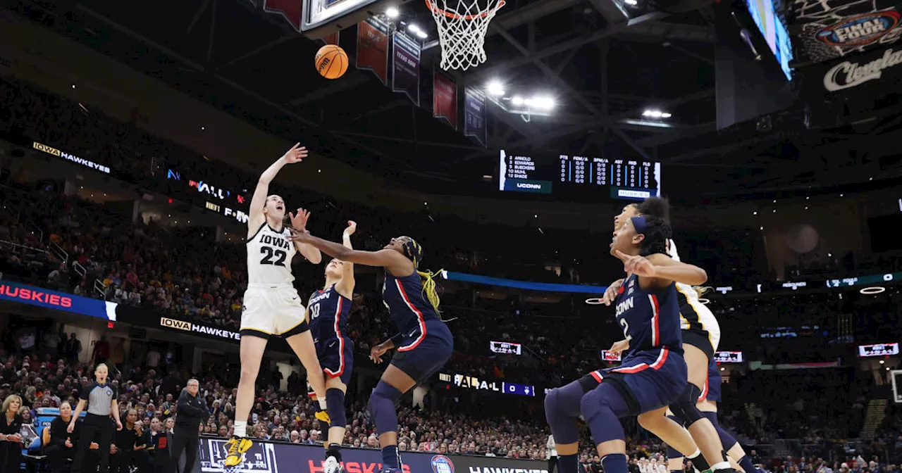 Caitlin Clark leads Iowa to 71-69 win over UConn in women's Final Four