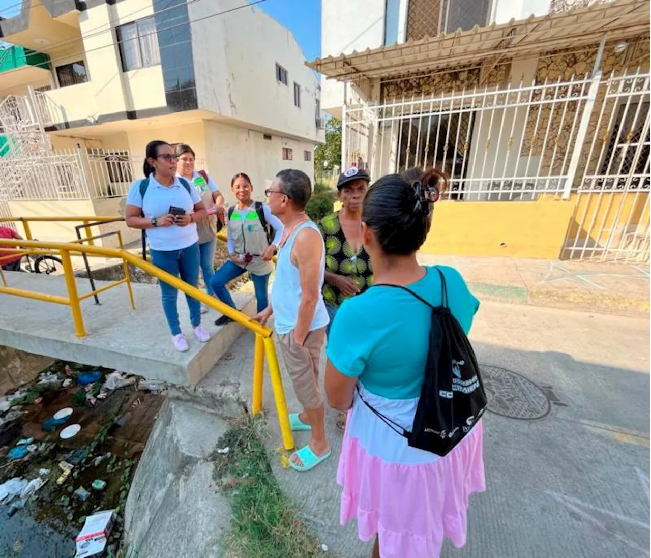 EPA Cartagena educa a comunidades para el cuidado de canales y caños