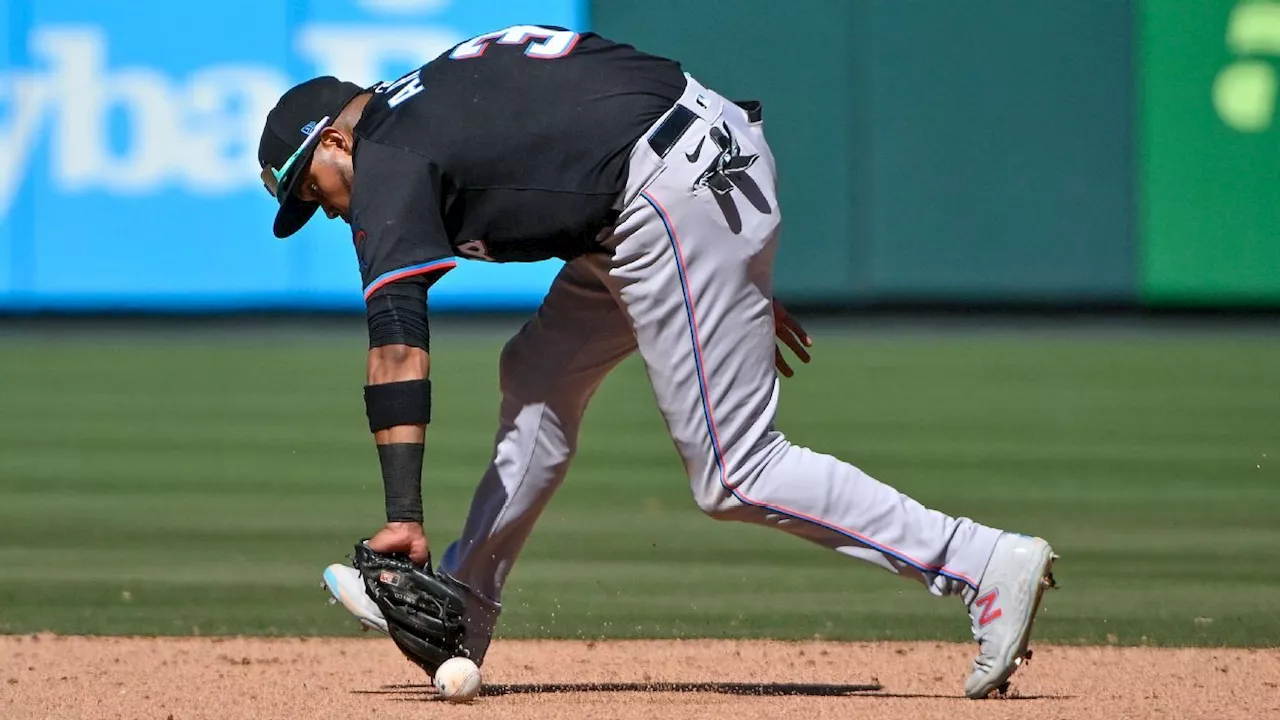 Marlins fall to Cardinals in 9th straight loss to open season