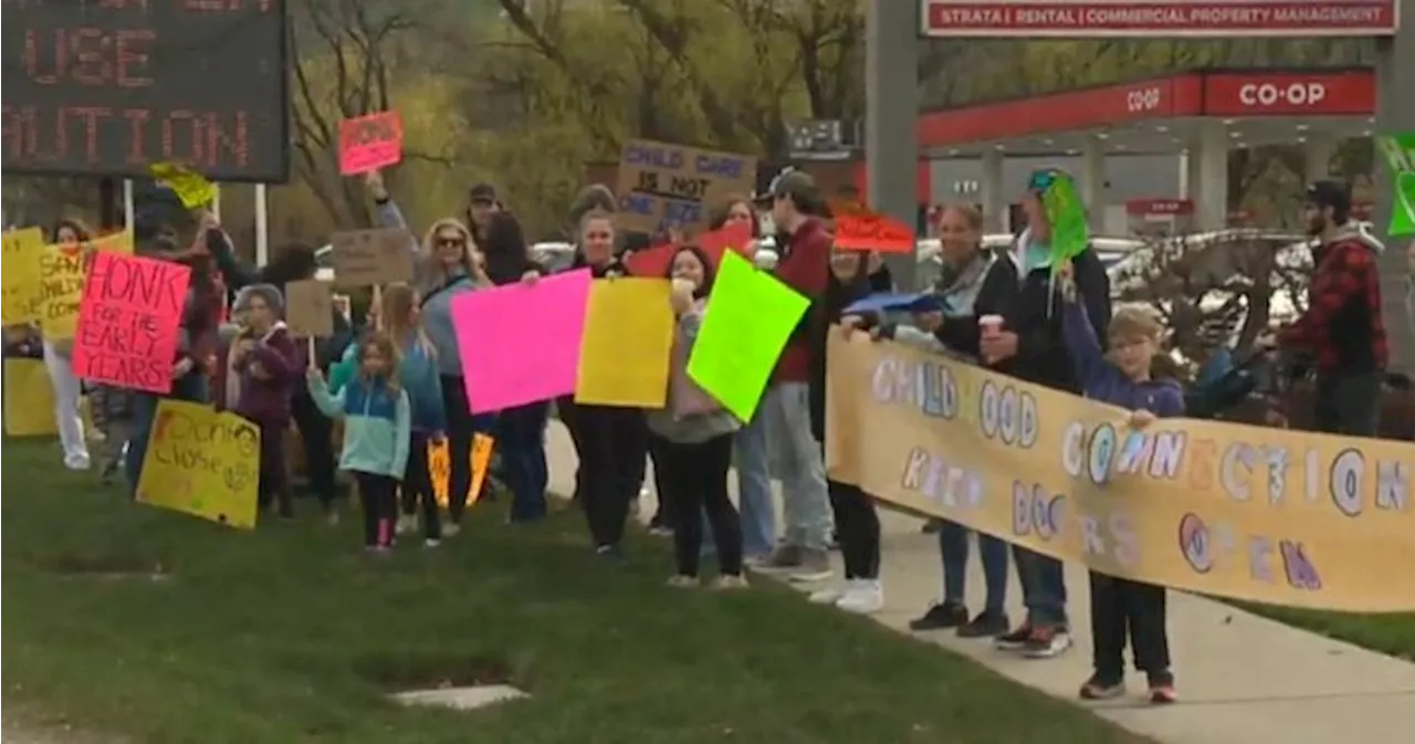 Rally held in Kelowna for Childhood Connections centre