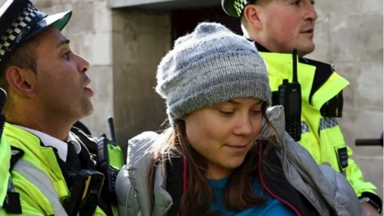 Detienen a la activista climática Greta Thunberg durante una protesta en Países Bajos