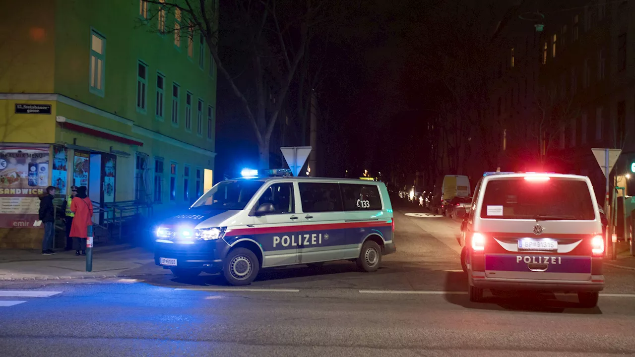 Mann uriniert in Gebäude und bedroht Mitarbeiter mit Messer