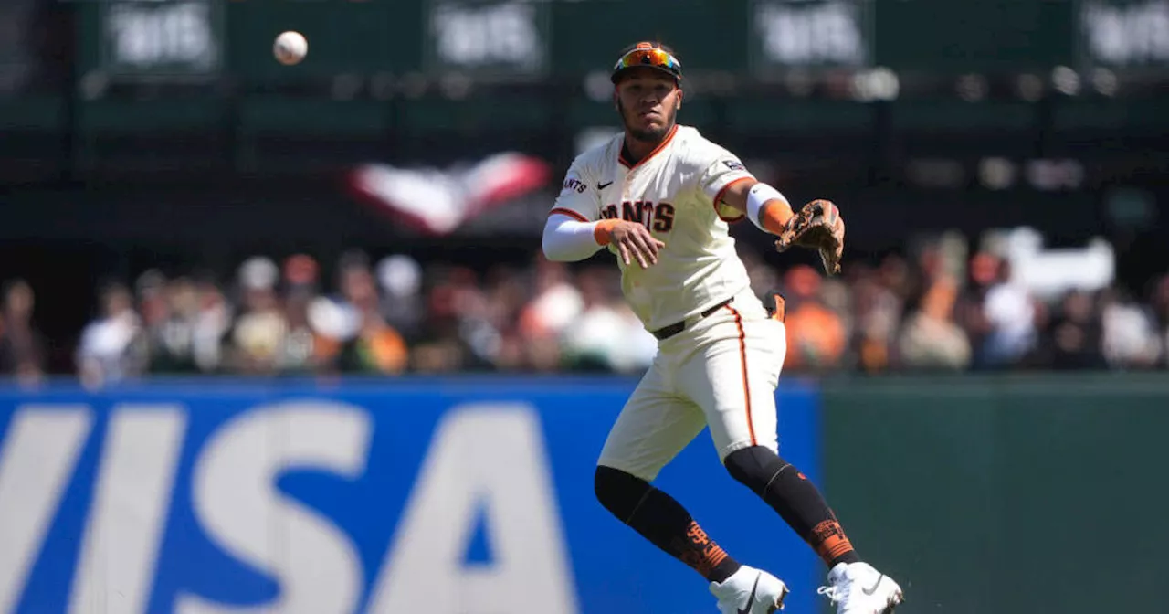 Thairo Estrada's Double Gives Giants Win in Home Opener