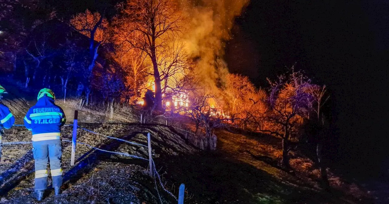 Starke Winde fachen Waldbrand erneut an