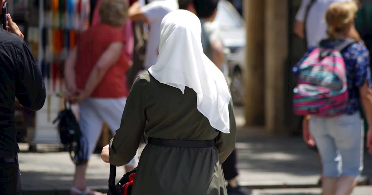 Accusé d’être «raciste» et «islamophobe», un proviseur porte plainte contre La France insoumise