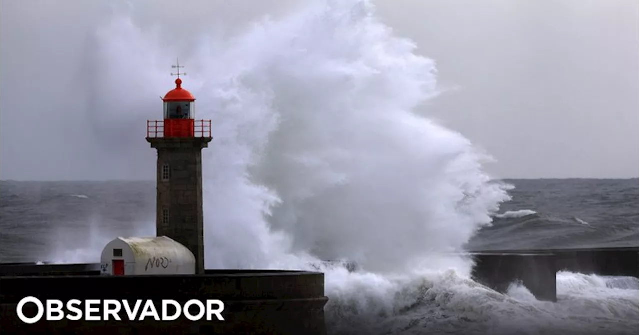 Barras de navegação fechadas em várias cidades costeiras de Portugal