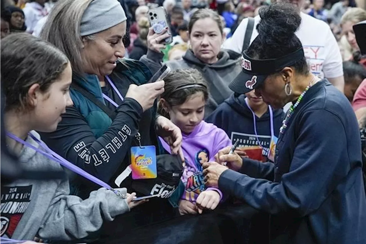 South Carolina women's hoops coach Dawn Staley says transgender athletes should be allowed to play