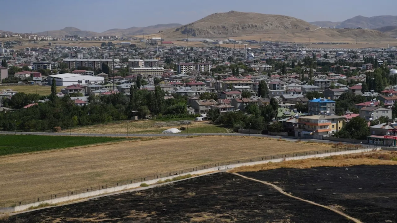 سفر «بیش از ۱ میلیون» گردشگر ایرانی به شهر وانِ ترکیه طی یک سال