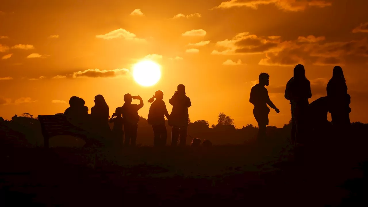 Longer nights return as daylight saving comes to a close for 2024