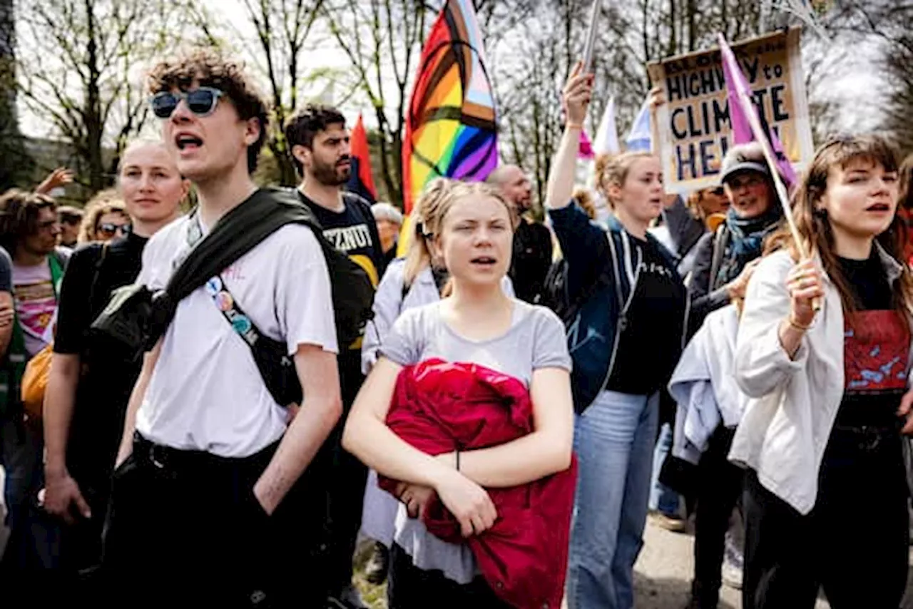 Olanda, Greta Thunberg fermata a una manifestazione all'Aja