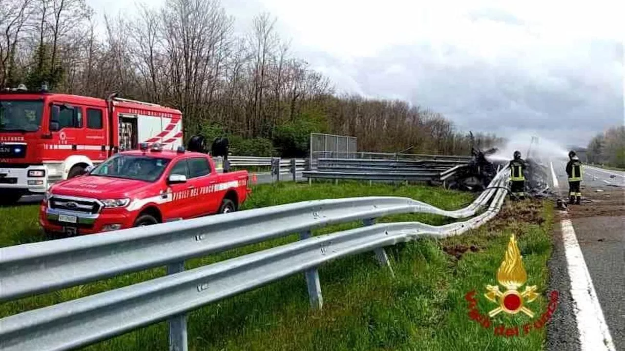 Norditalien: DJ und ukrainisches Model sterben bei Ferrari-Unfall