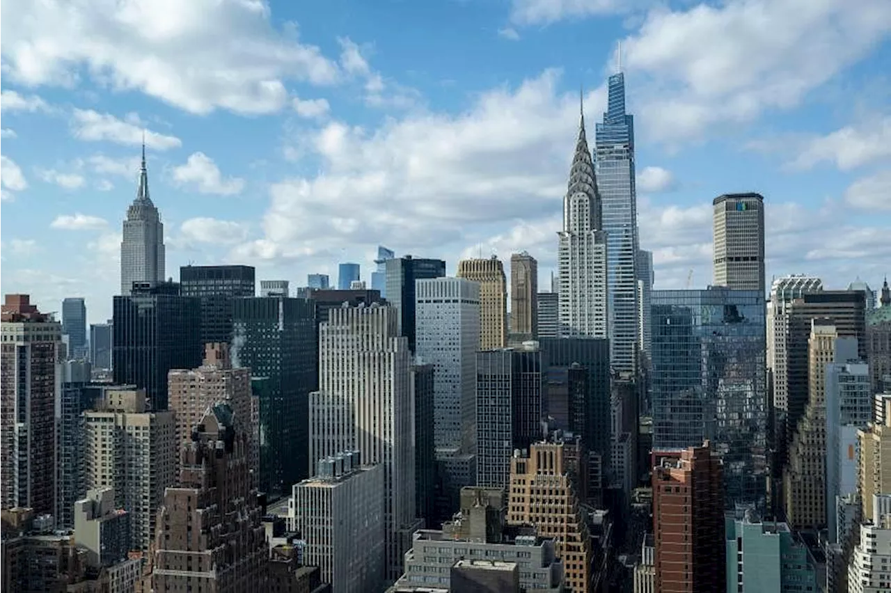 Strong Earthquake Shakes New York City