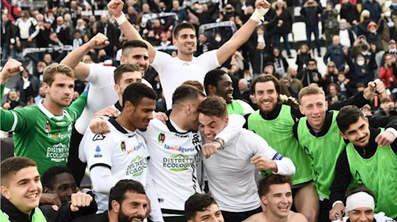 Buso risponde a Hristov, Sersanti espulso: tra Spezia e Lecco finisce 1-1, gli highlights