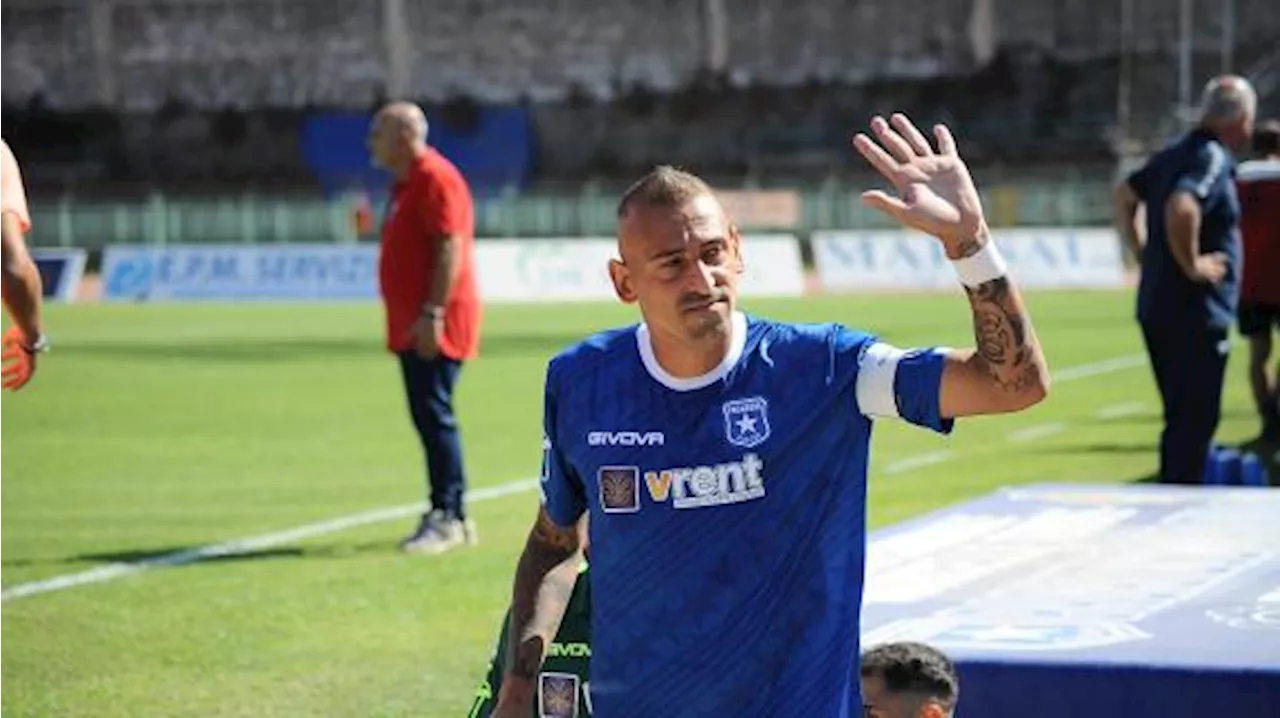 Castaldo sprona l'Avellino: 'Playoff da vincere, lo stadio può trascinare la squadra'