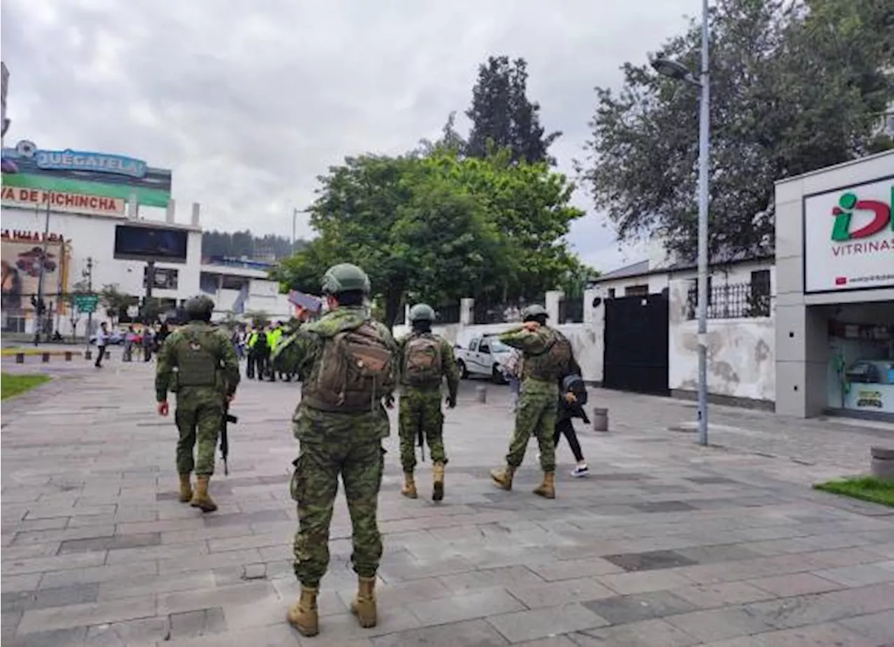 Aplican cerco militar y policial a la embajada de México en Quito, tras dichos de AMLO