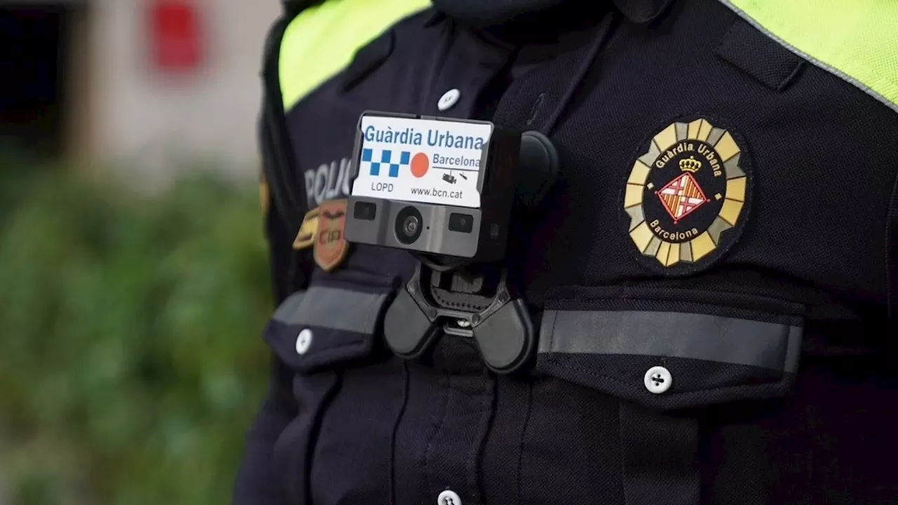 Un hombre resulta herido por un disparo de la Guardia Urbana de Barcelona al abalanzarse con un arma blanca