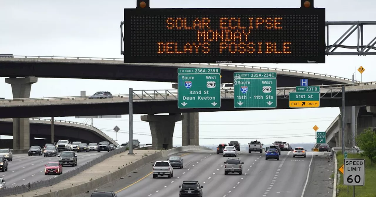 Small town businesses embrace total solar eclipse crowd, come rain or shine tomorrow