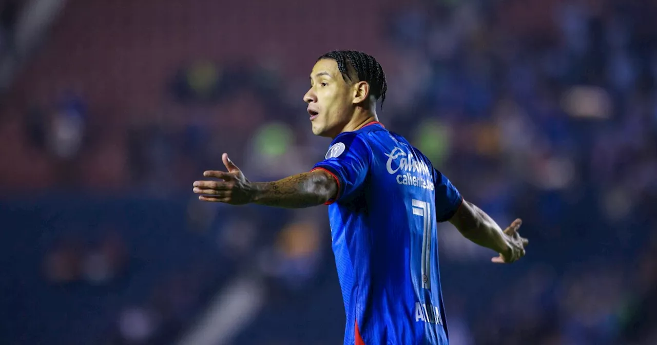 Cruz Azul vence 2-1 a Rayados de Monterrey y rompe racha sin ganar