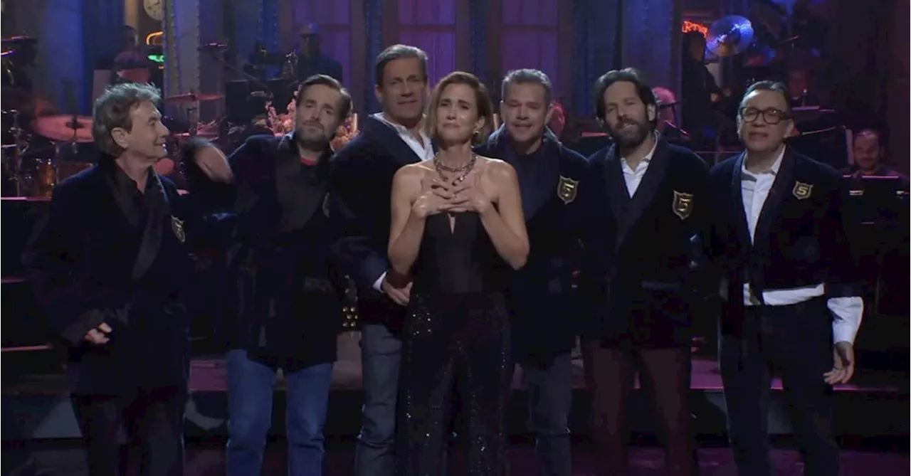 Saturday Night Live: Ryan Gosling, Paul Rudd, and More Gift Kristen Wiig Her Five-Timers Jacket