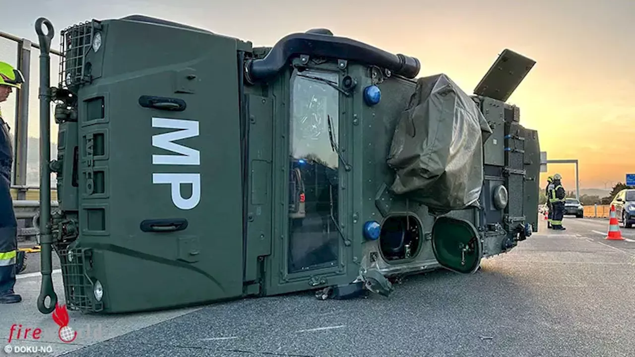 Nö: Militärpolizeifahrzeug bei Unfall auf der A1 umgestürzt → zwei Verletzte