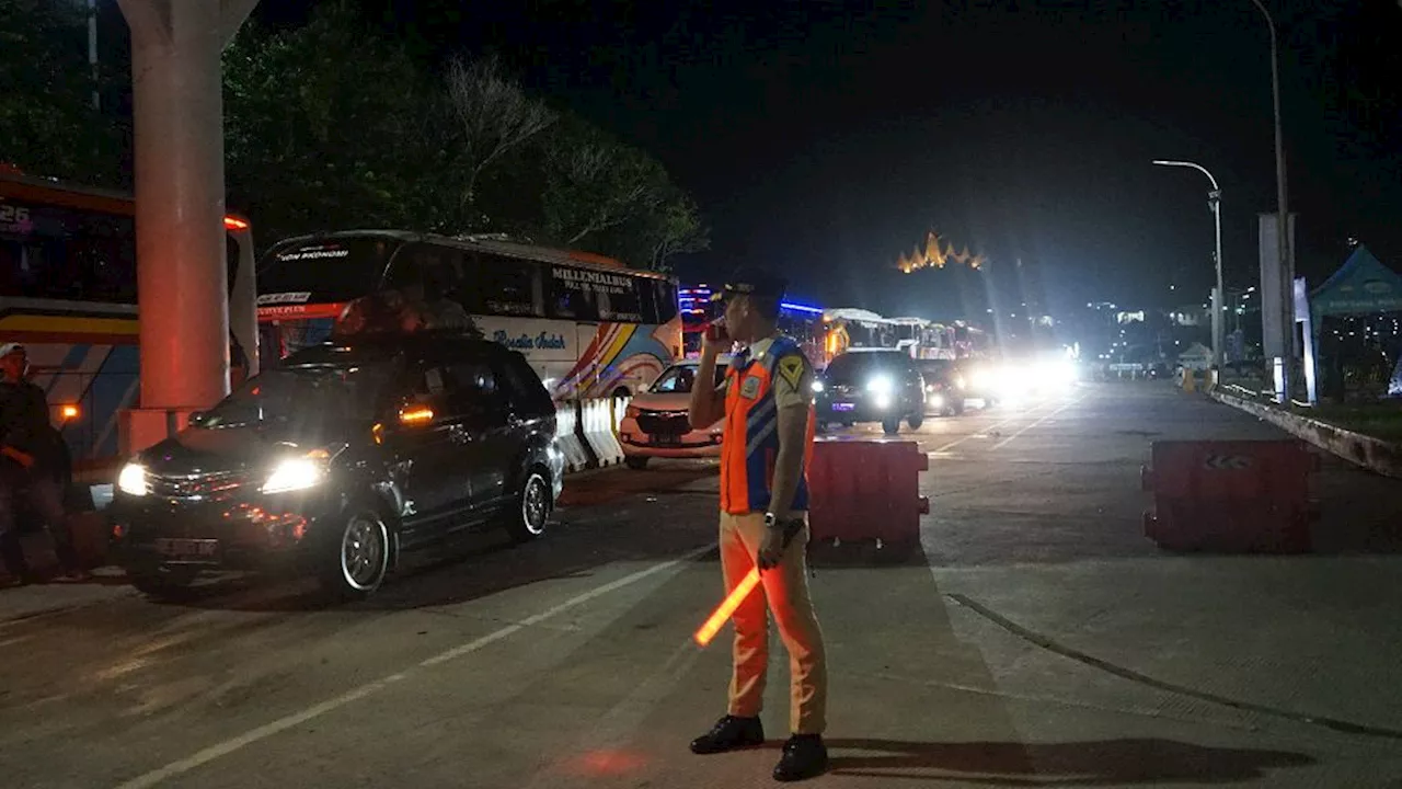 At the peak of the homecoming flow, Panjang Harbor becomes an alternative crossing route