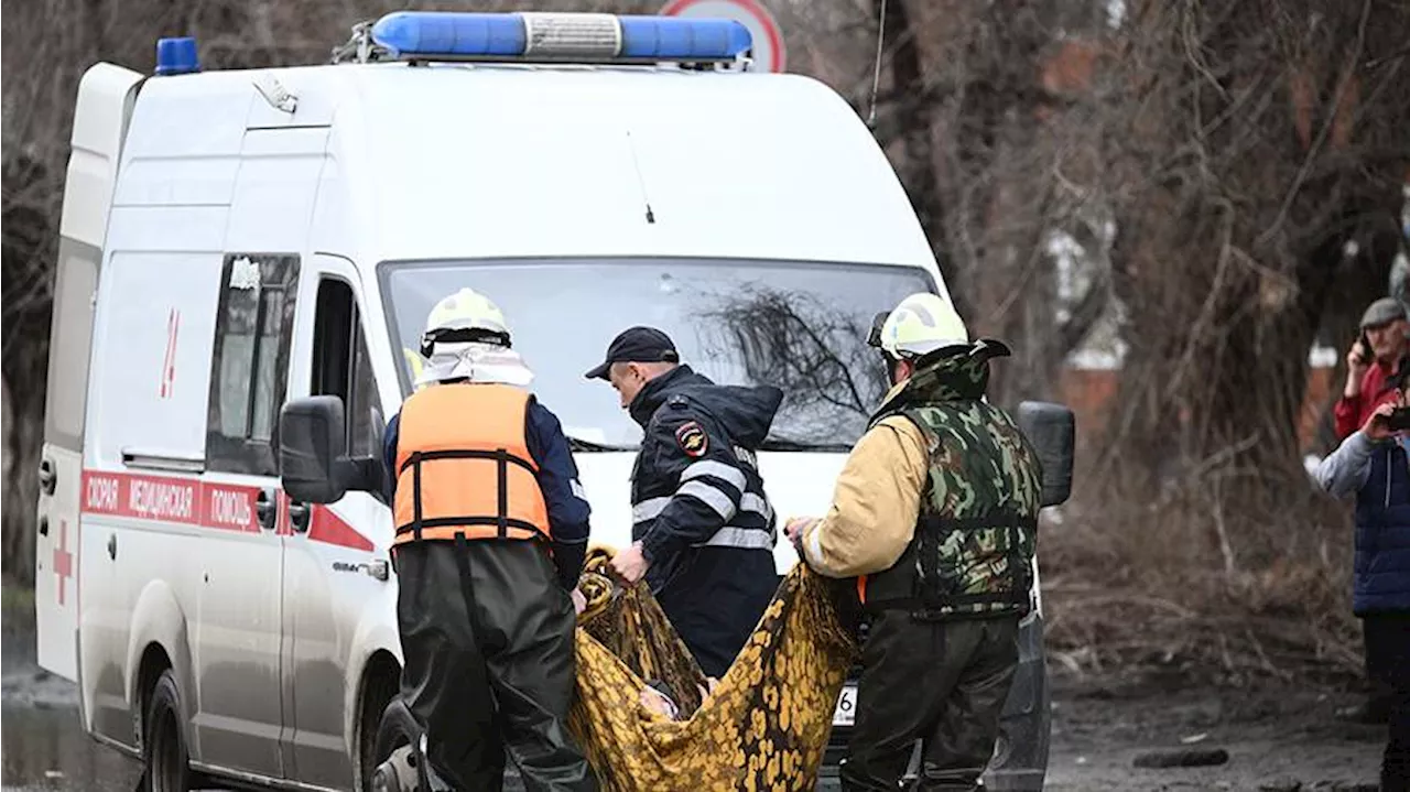 В Минздраве сообщили о госпитализации девяти человек из-за ситуации в Орске