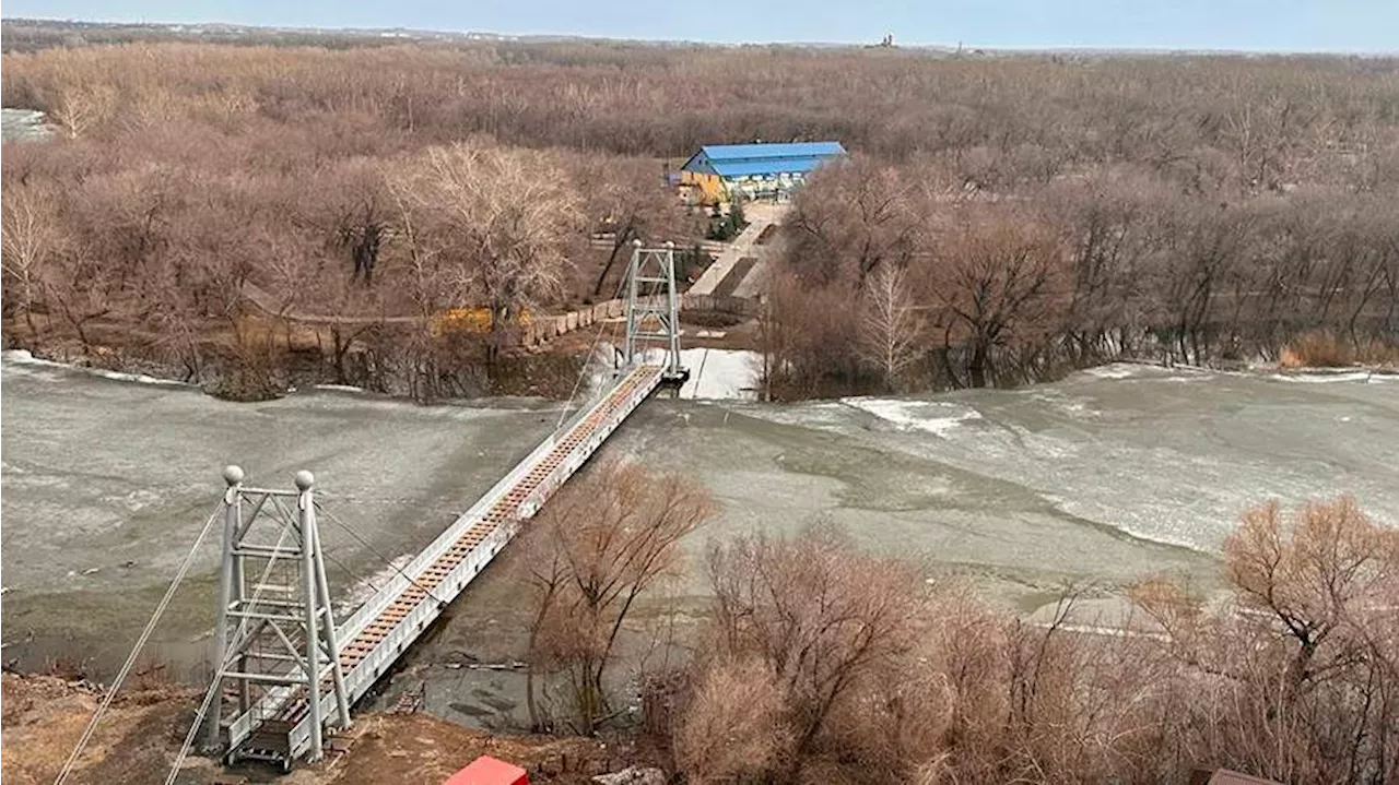 Паводок в Орске начал затапливать Новый город