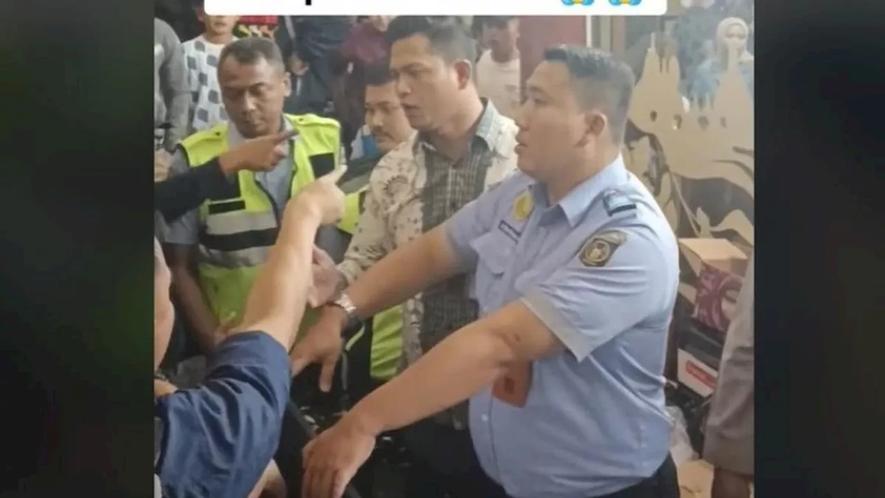 Viral Video Penumpang Lion Air Jakarta-Makassar Rusuh karena Diduga Delay 9 Jam Lebih