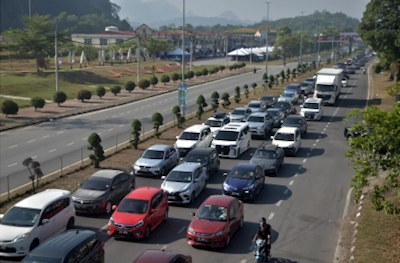 Traffic dispersal measure implemented along Gua Musang to Kuala Lipis, Kuala Krai routes