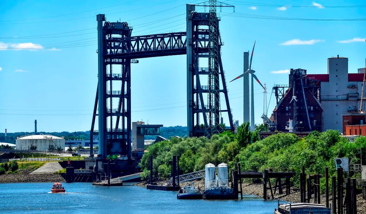 Kollision auf der Elbe – Schiffsverkehr im Hamburger Hafen gesperrt