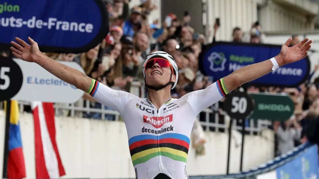 Van der Poel wint Parijs–Roubaix na lange solo