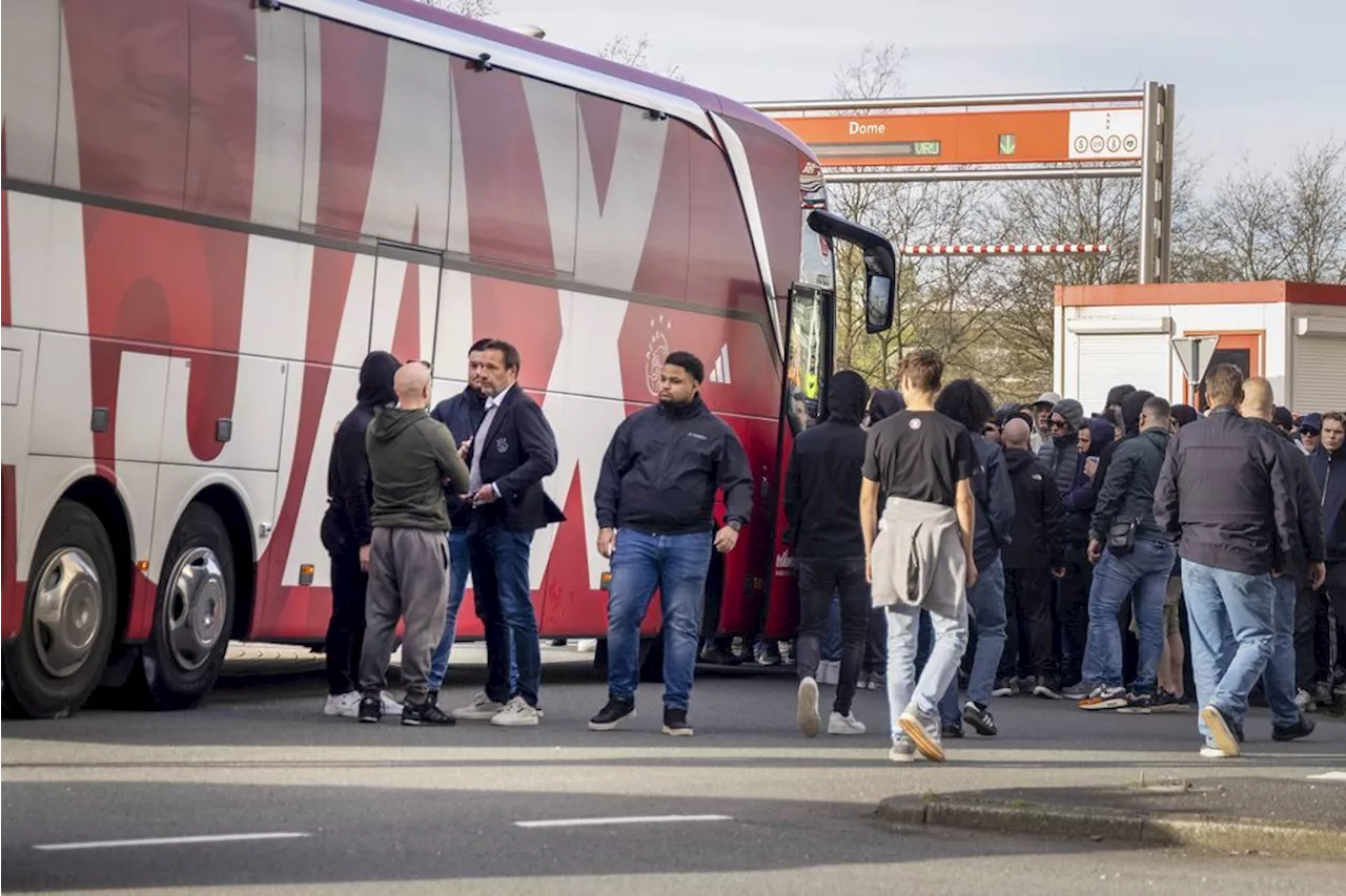 Ajax Amsterdam: Ultras knöpfen sich Spieler nach historischer Schmach vor