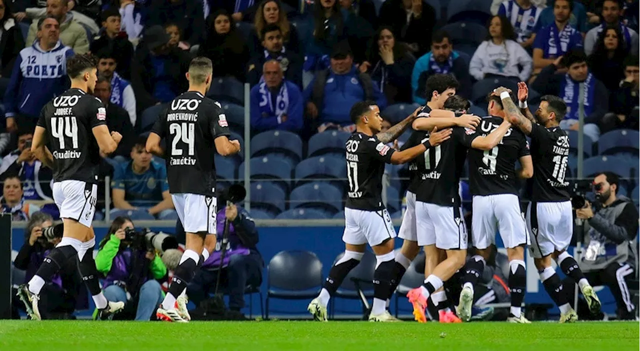 Vitória de Guimarães vence na visita ao FC Porto e aproxima-se dos dragões