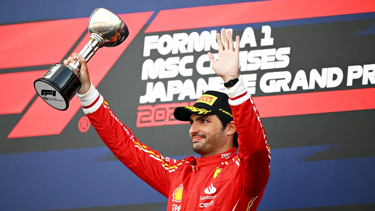 Carlos Sainz lidera la carrera en el Gran Premio de Japón