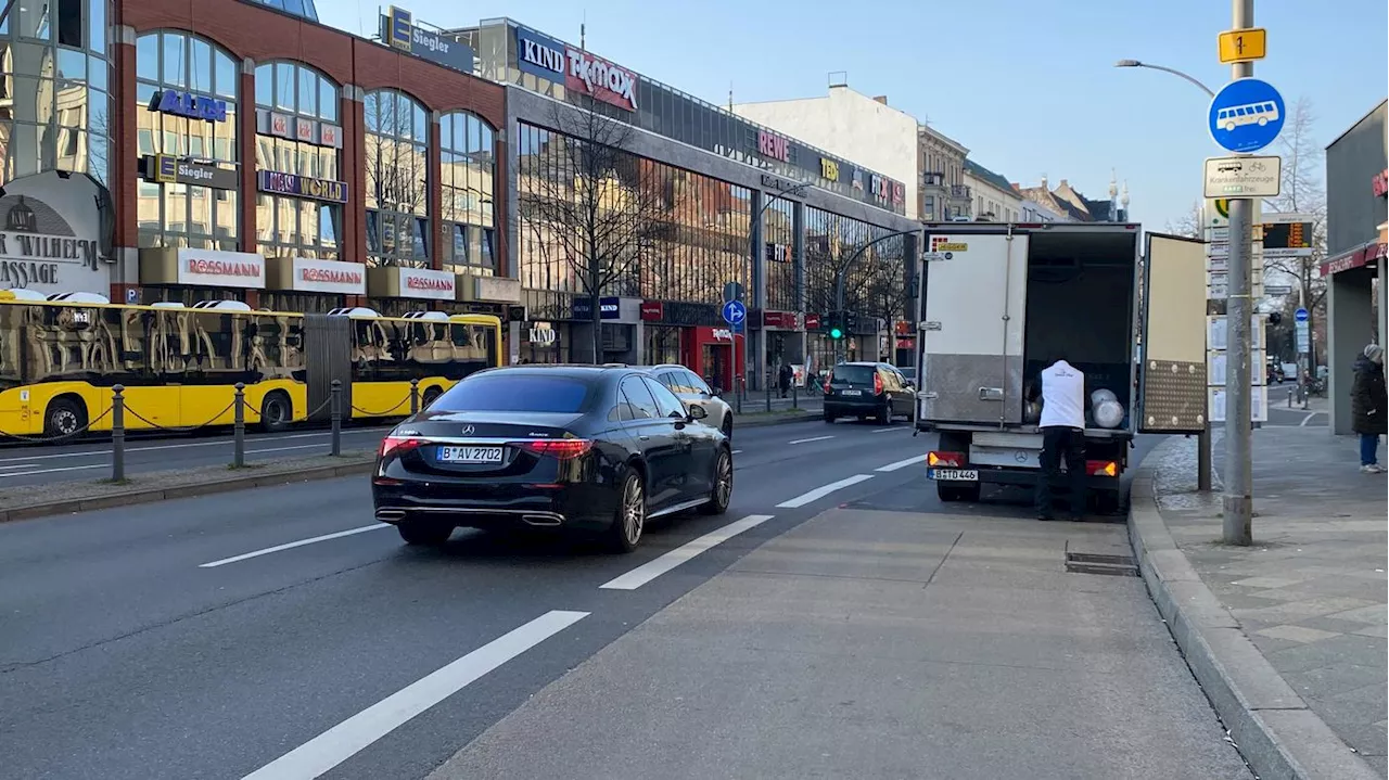 Geschützte Radfahrstreifen, durchgängige Busspur, Lieferzonen: Die Hauptstraße in Berlin-Schöneberg wird umgebaut